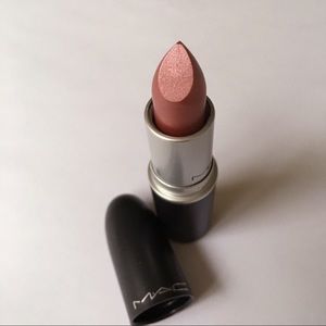 *NEW* MAC Lipstick in Coral Co-ordinate (Frost).